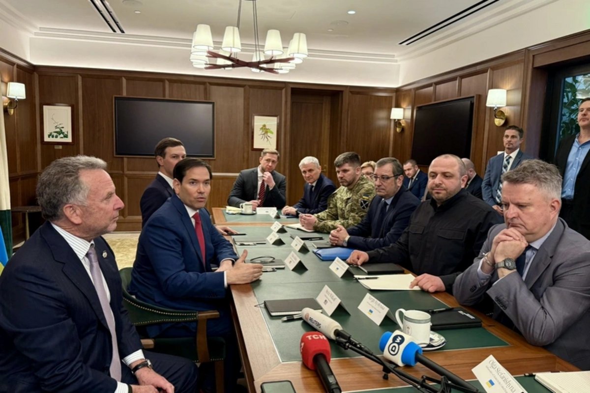 ABŞ Ukrayna ilə NATO üzvlüyündən faktiki olaraq çıxmağı müzakirə edib