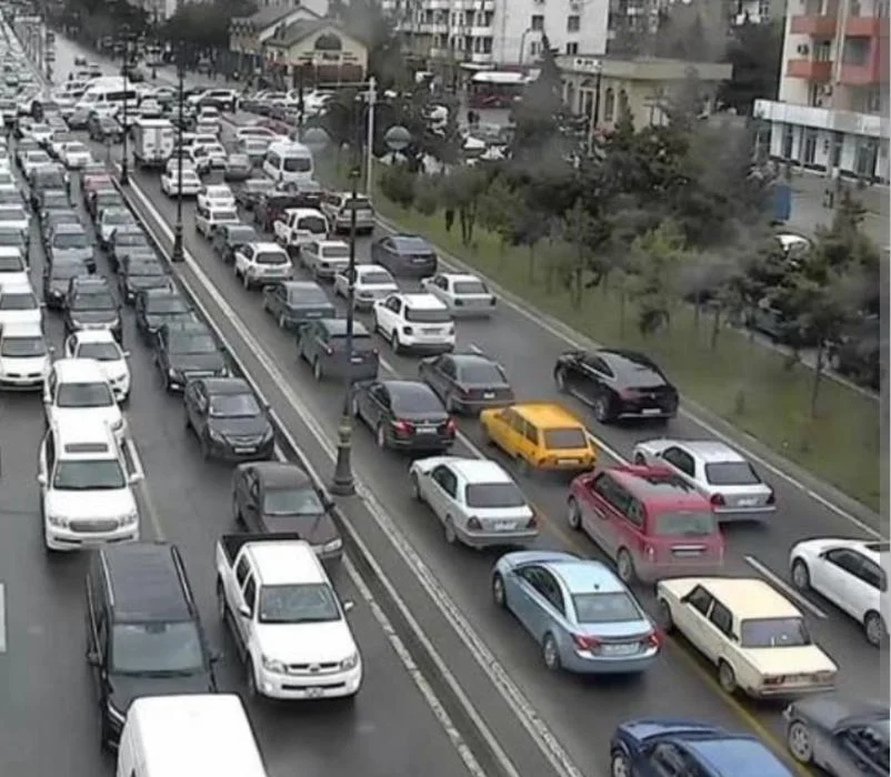 Bakıda bu yollarda sıxlıq var - SİYAHI