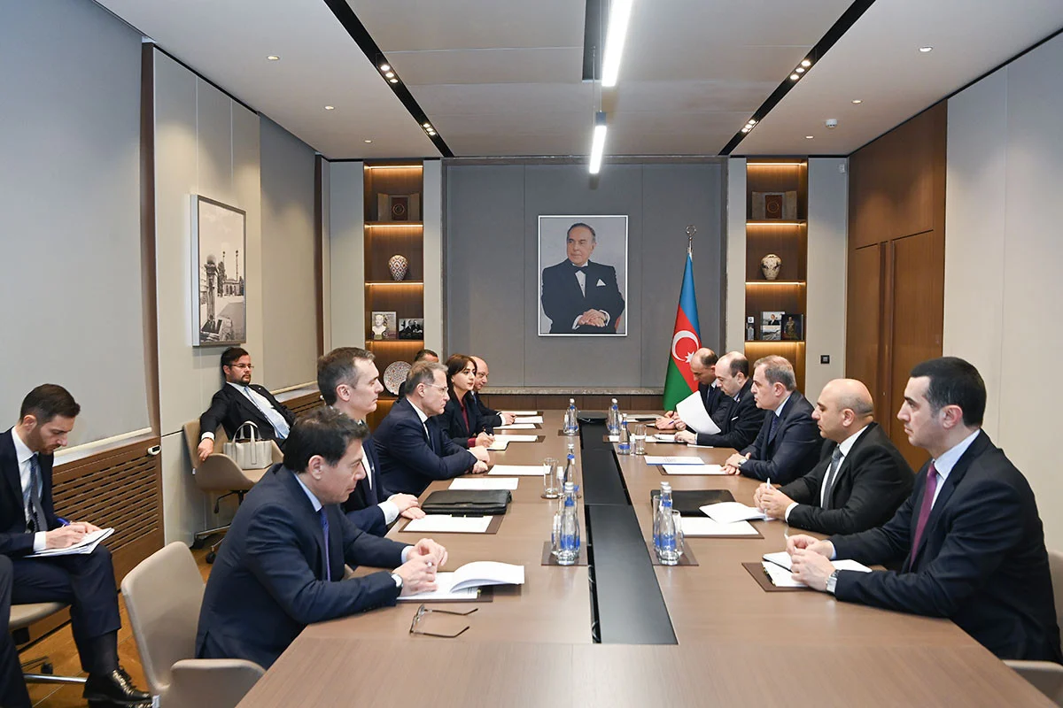 Ceyhun Bayramov İtaliya XİN rəhbərinin müavini ilə görüşüb, siyasi məsləhətləşmələr keçirilib