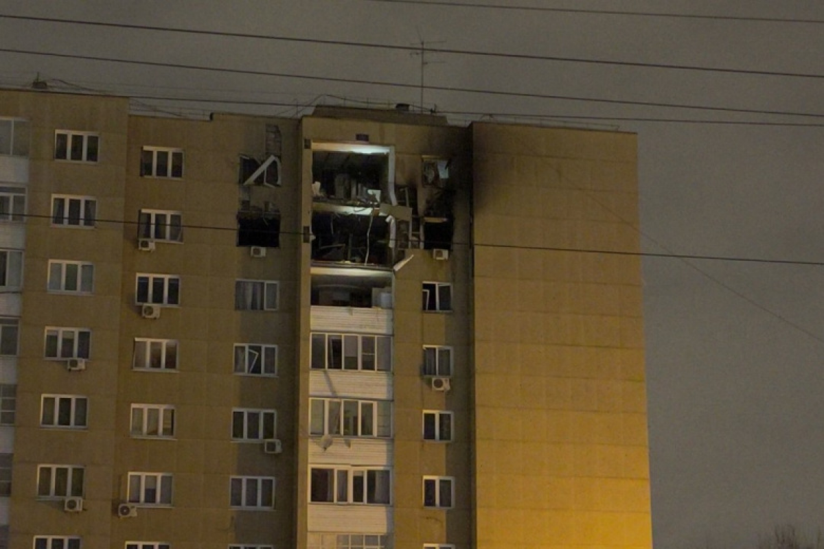 Rusiyada yaşayış binasına dron düşüb, bir nəfər ölüb, iki nəfər yaralanıb