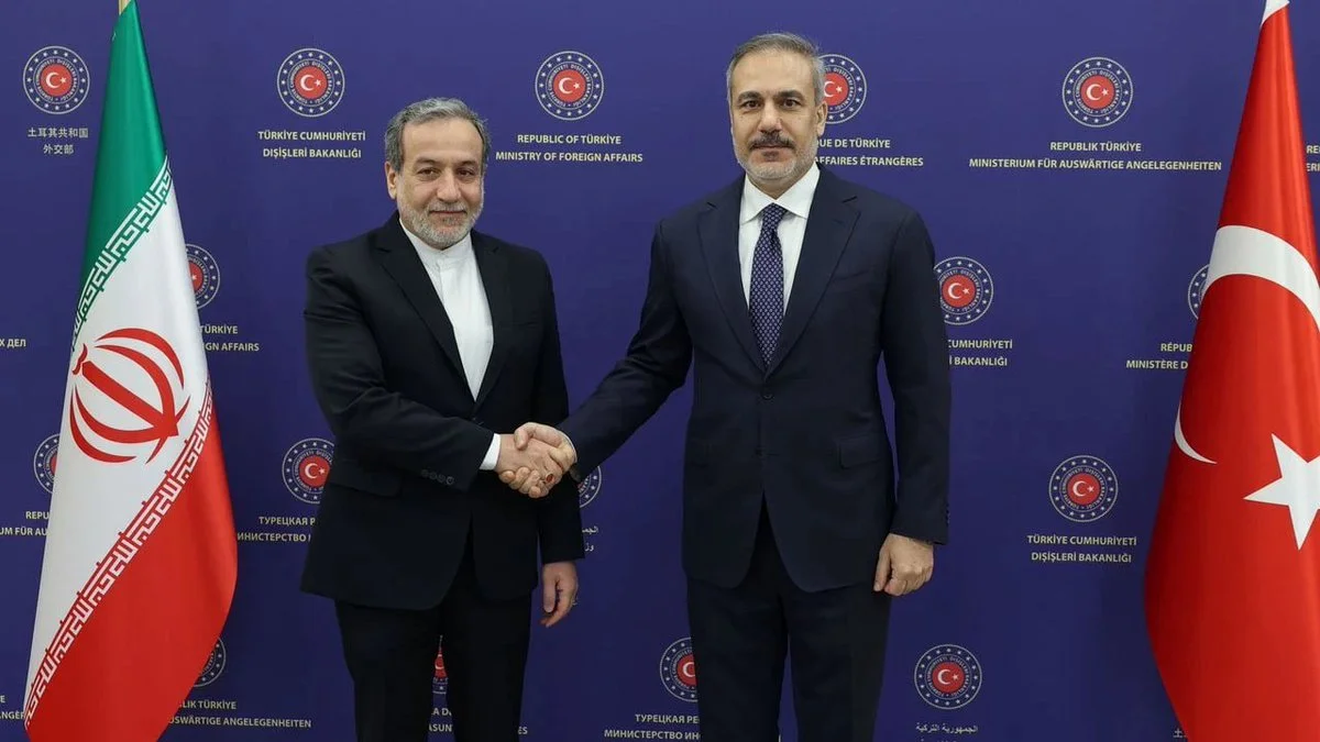 Hakan Fidan iranlı həmkarı ilə danışdı