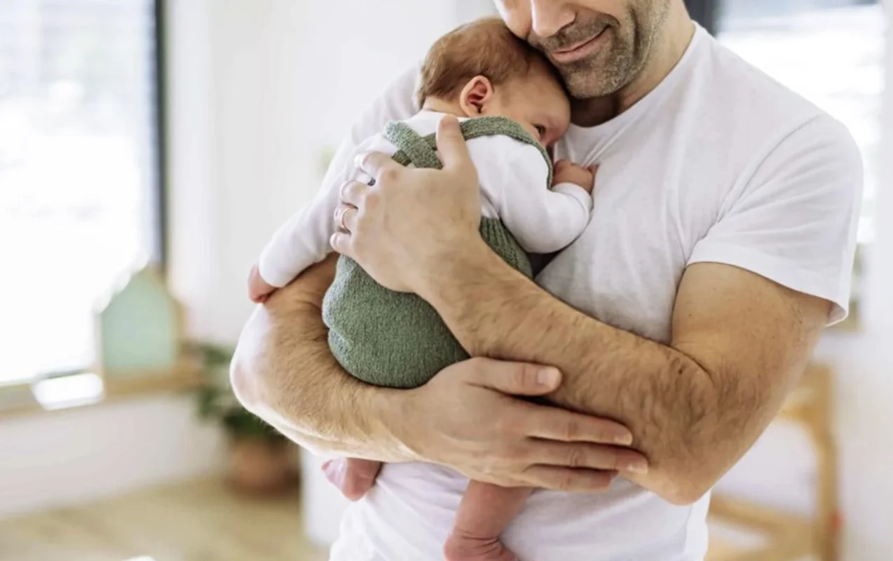 Uşaqlar doğulanda atalar da məzuniyyətə çıxacaq