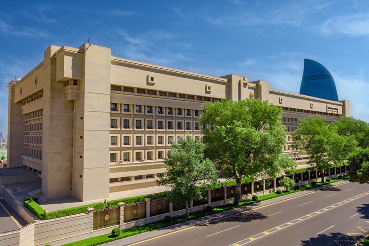 DTX xarici ölkəyə işləyən şəxsi həbs etdi