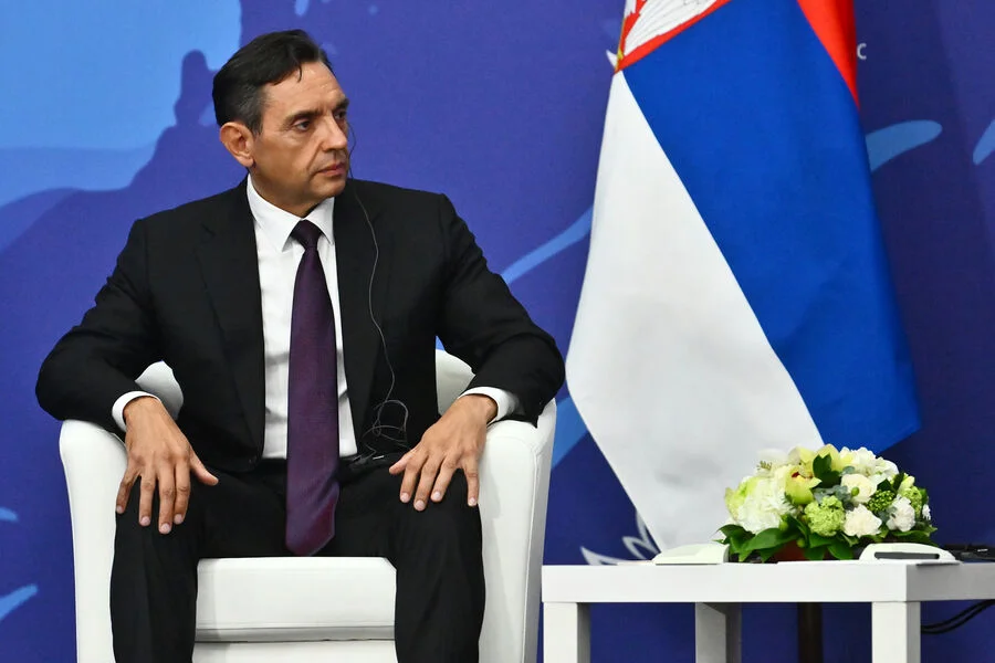 Serbiya hərbi neytrallığı qorumaq niyyətini açıqladı