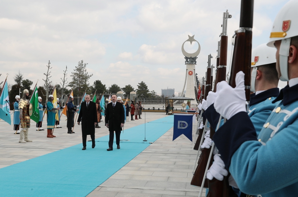 Prezidentin Ankarada rəsmi qarşılanma mərasimi olub