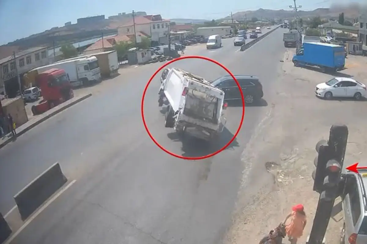 NİİM qırmızı işıqda hərəkətin təhlükəsi ilə bağlı xəbərdarlıq edib