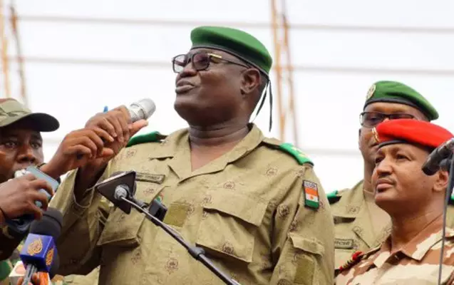 Nigerin hava məkanı bağlayıb