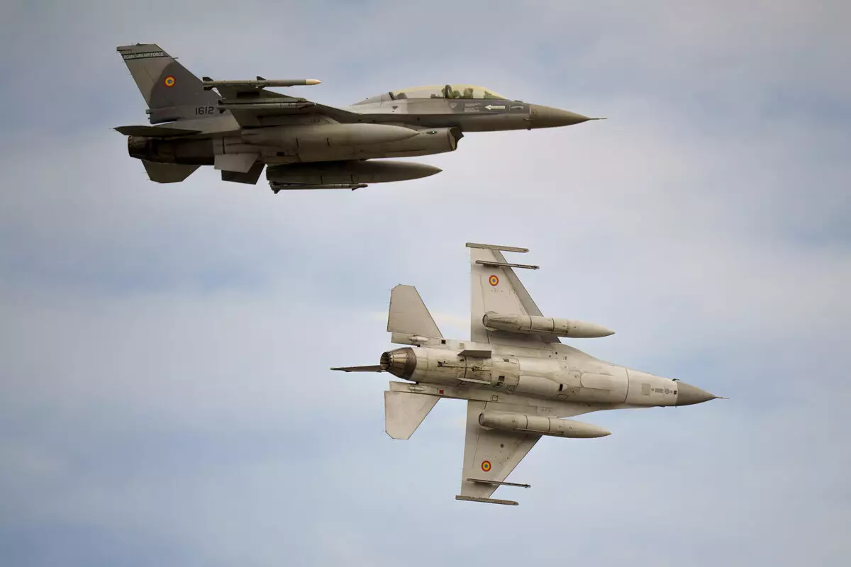 Hollandiya rəsmiləri F-16 qırıcılarının Ukraynaya tədarükünün başlanmasının vaxtını açıqlayıb