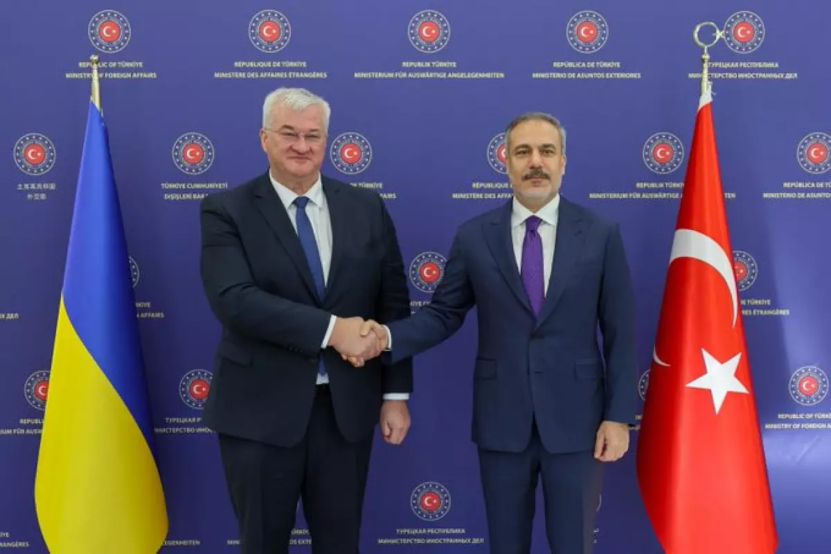 Türkiyə və Ukrayna XİN rəhbərləri Ankarada görüşüb