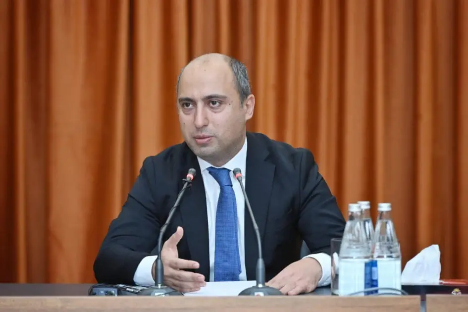 Nazir: Müəllimlər üçün vahid geyim nəzərdə tutulmur