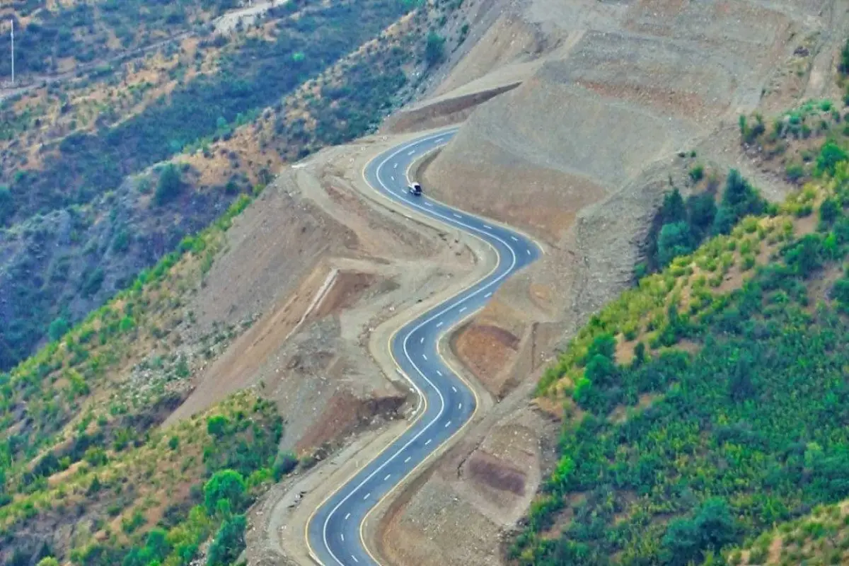 Prezident Mişeli Laçın yolu ətrafındakı vəziyyət barədə məlumatlandırıb