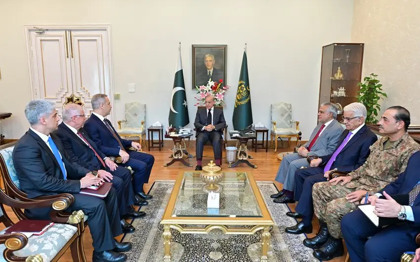 Şahbaz Şərif Hakan Fidan və Yaşar Güləri qəbul edib