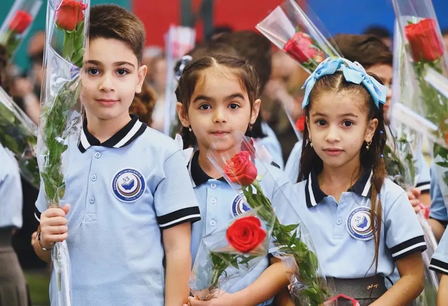 125 min uşağın birinci sinfə qəbulu tamamlanıb