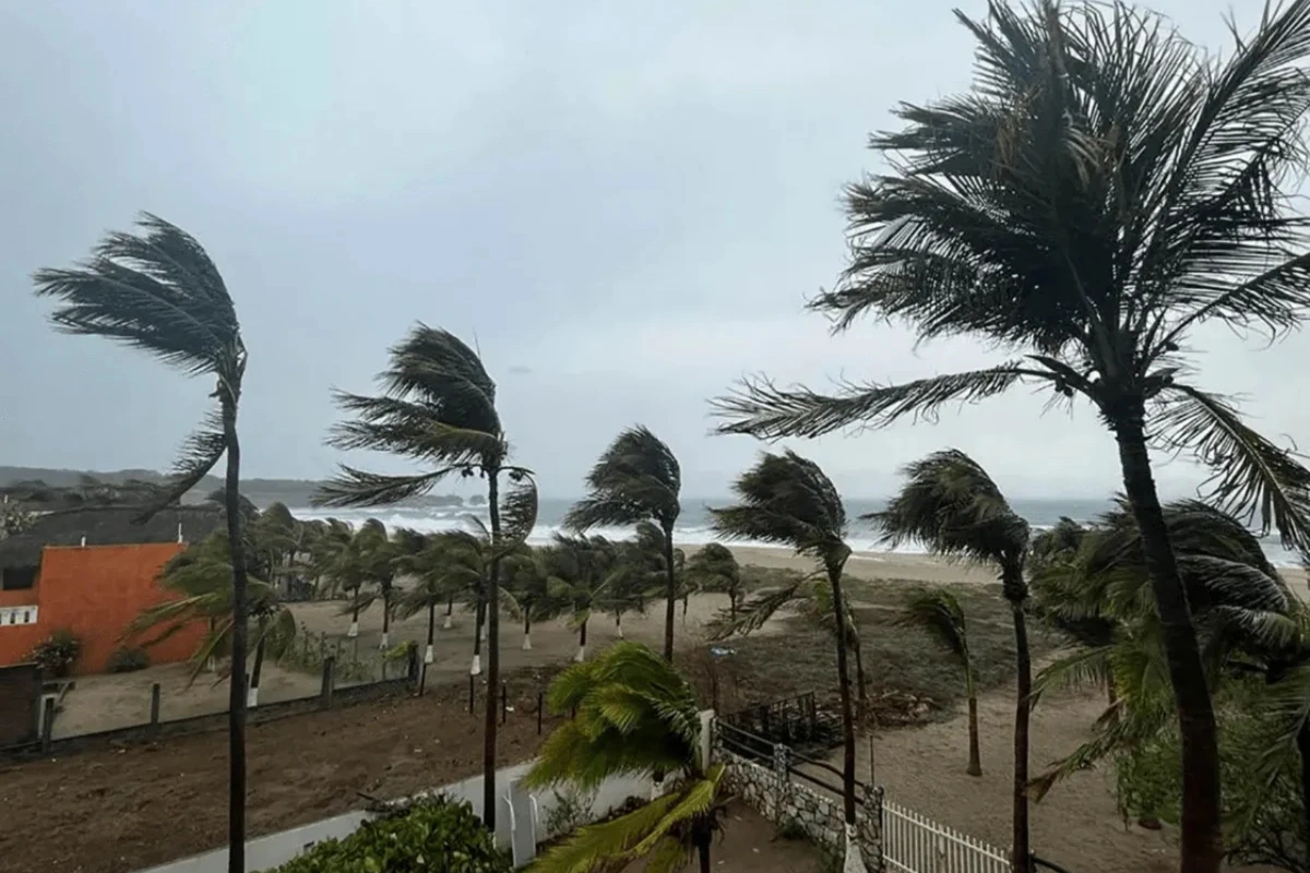 "Erik" qasırğası ilə bağlı xəbərdarlıq etdilər