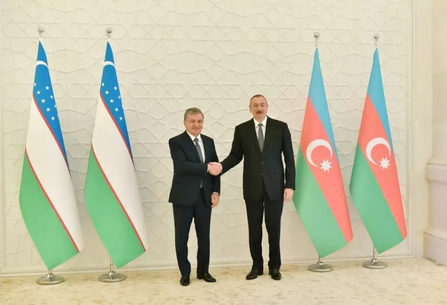 Şavkat Mirziyoyev Prezident İlham Əliyevi inamlı qələbə münasibətilə təbrik edib