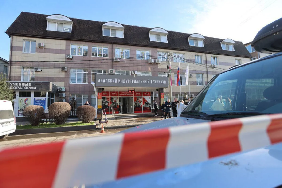 Anapada atışma zamanı həlak olan mühafizəçinin xatirəsinə abidə ucaldıldı