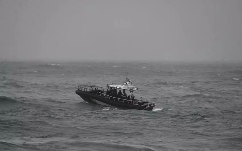 İspaniyada narkotik tacirləri patrul gəmisini vurublar