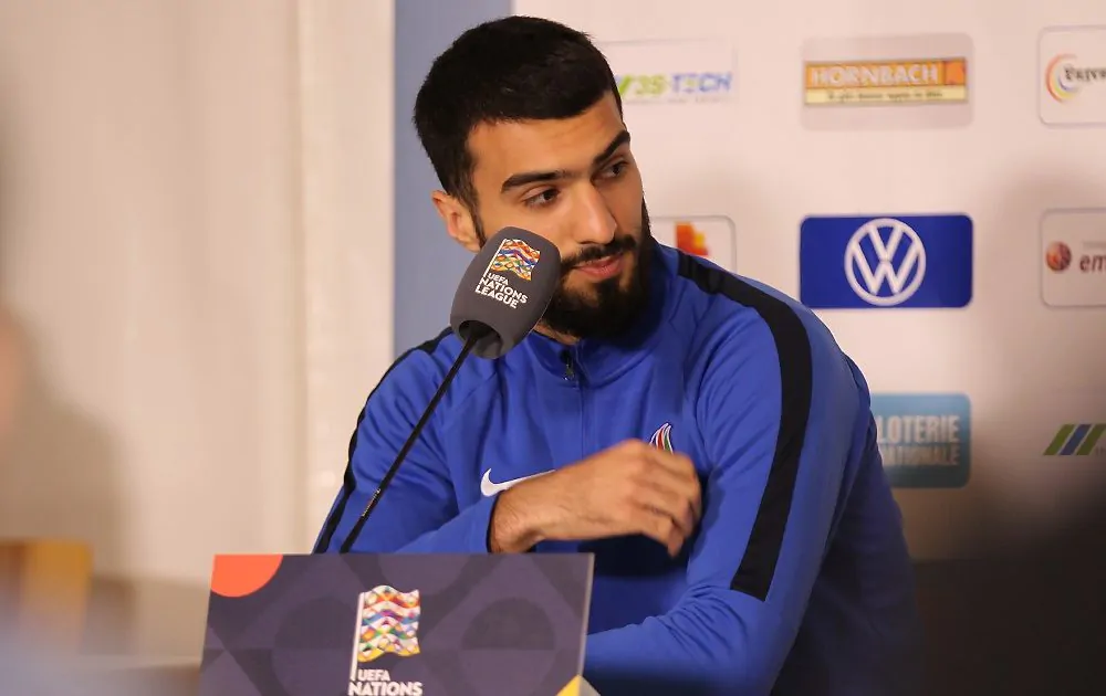 Nənəsi Mahir Emrelini məhkəməyə verdi - SƏBƏB