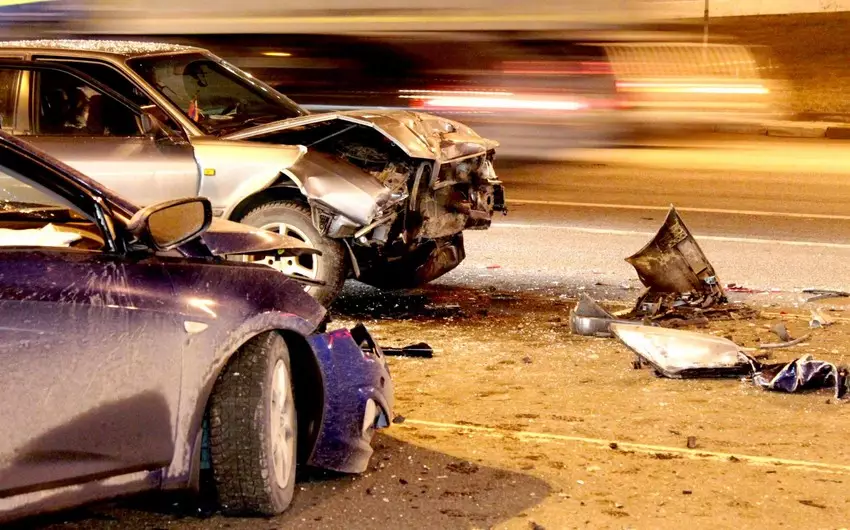 Bakıda iki avtomobil toqquşub, xəsarət alan var