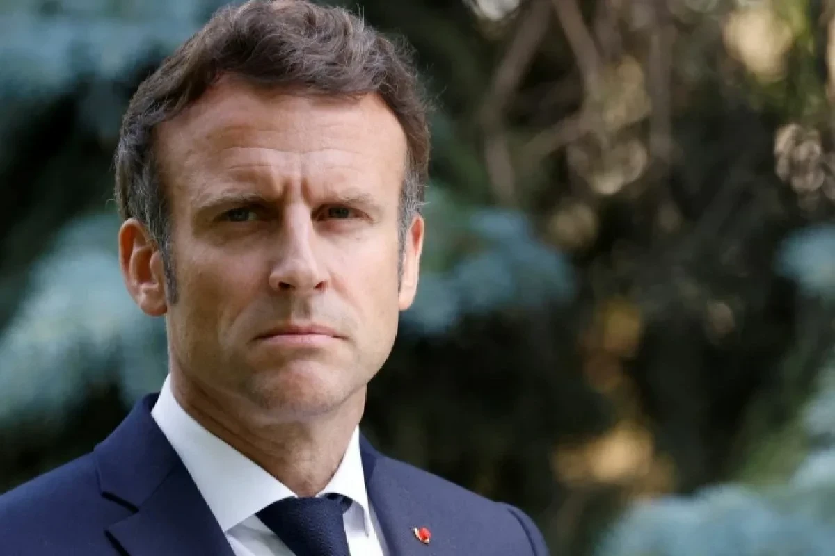 Makron Böyük Britaniyaya səfər edib