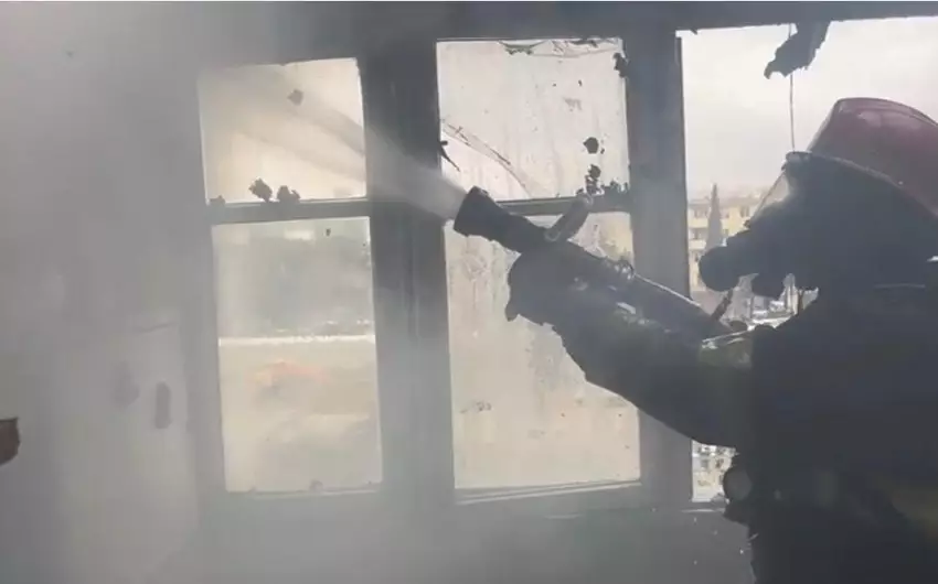 Bakıda beşmərtəbəli binada yanğın söndürülüb, sakinlər təxliyə olunub - YENİLƏNİB