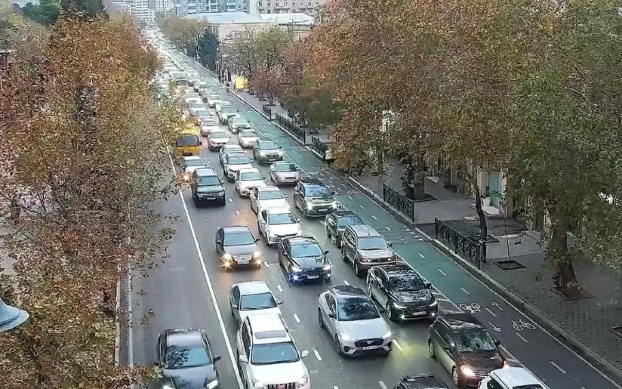 Bakıda bu yollarda sıxlıq var - SİYAHI