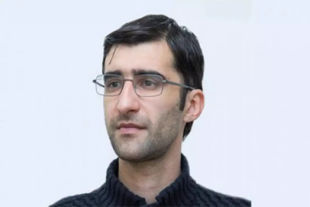 Ramin Dekonun həbs müddəti uzadılıb