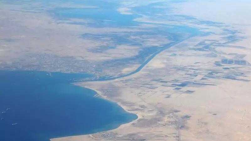 Misirin Süveyş kanalının gəliri regional gərginlik səbəbindən 40-50% azalıb