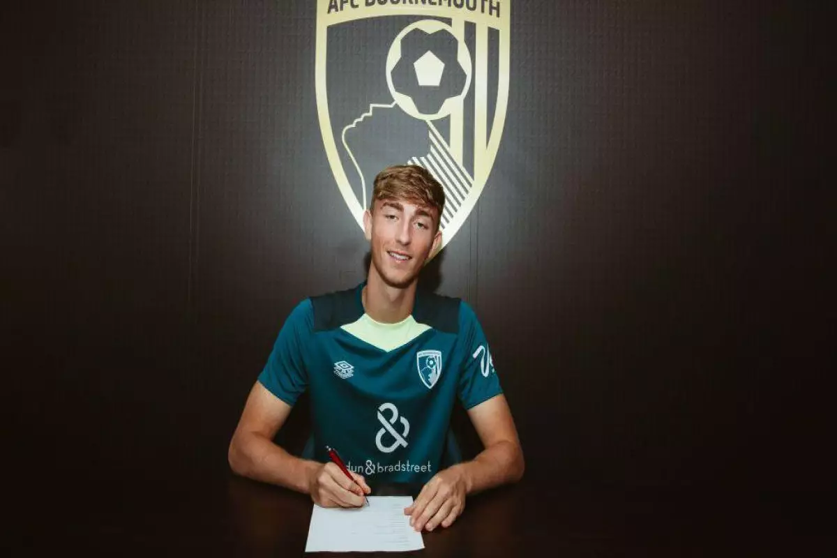 "Real" gənc müdafiəçi ilə maraqlanır