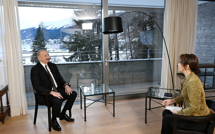 Prezident Davosda Çin telekanalına müsahibə verib