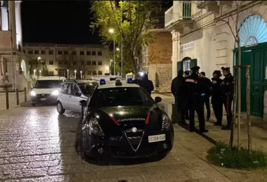 İtaliyanın Bari şəhərində avtomobildən ətrafa atəş açılıb, yaralanan var