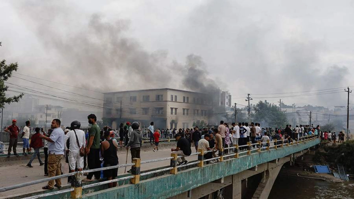 Nepalda müvəqqəti hökumət formalaşdırılıb