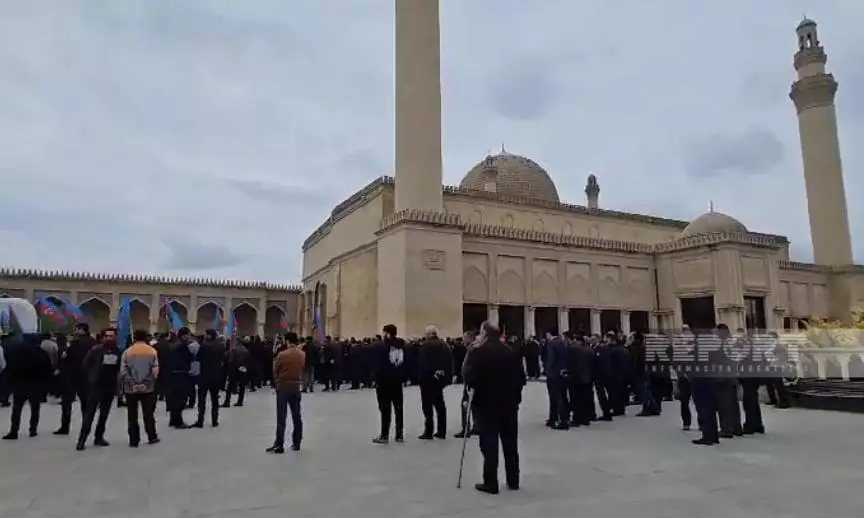 Füzulidə yol qəzasında həlak olan polis əməkdaşı Seyfi Abdullayevlə vida mərasimi keçirilib