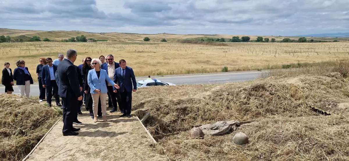 Latviya parlamentinin sədri Füzuliyə səfər edib