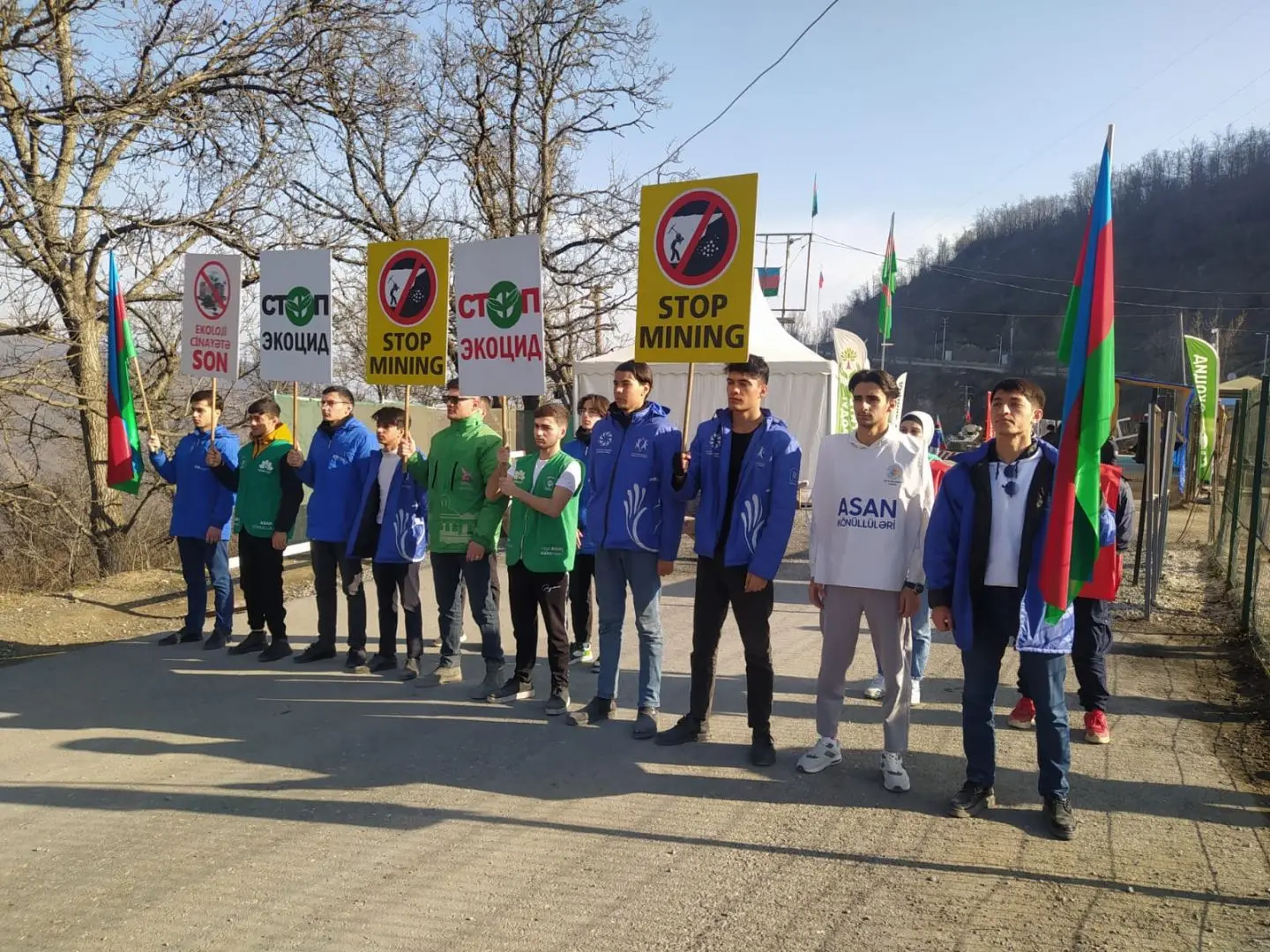 Ekofəallar Laçın-Xankəndi yolunda keçirdikləri etiraz aksiyasını müvəqqəti dayandırıb