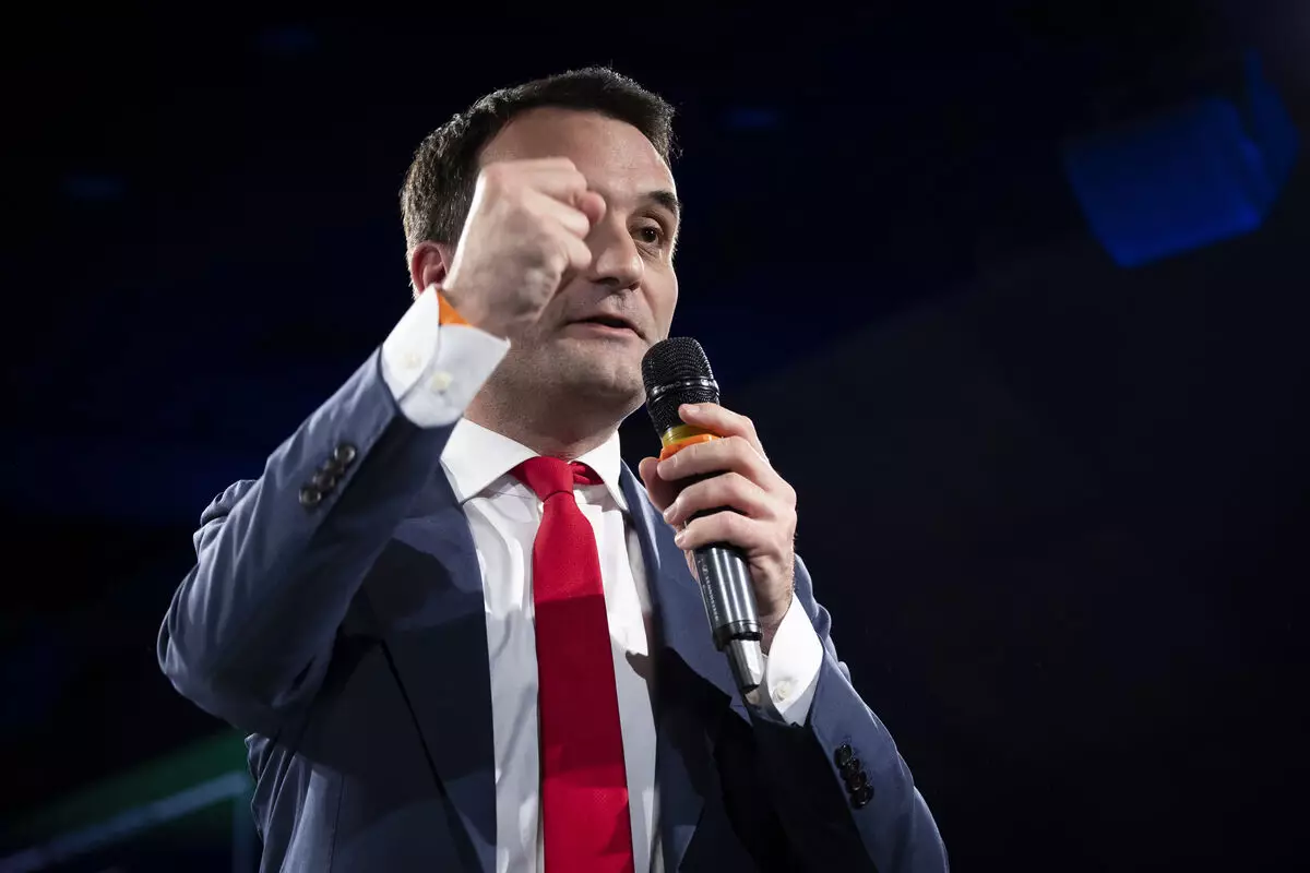 Fransalı siyasətçi Parisi Kiyevə yardımı dayandırmağa çağırıb