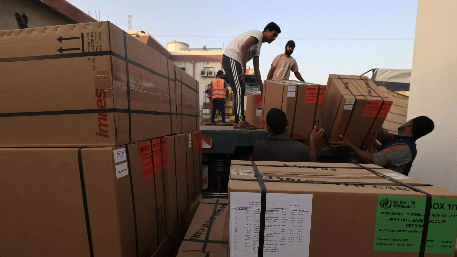 İtaliya Qəzzaya humanitar yardım göndərib