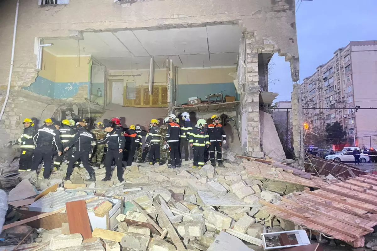 Sumqayıtda partlayış oldu, 3 nəfər dağıntılar altından çıxarıldı - VİDEO - FOTO - YENİLƏNİB 2