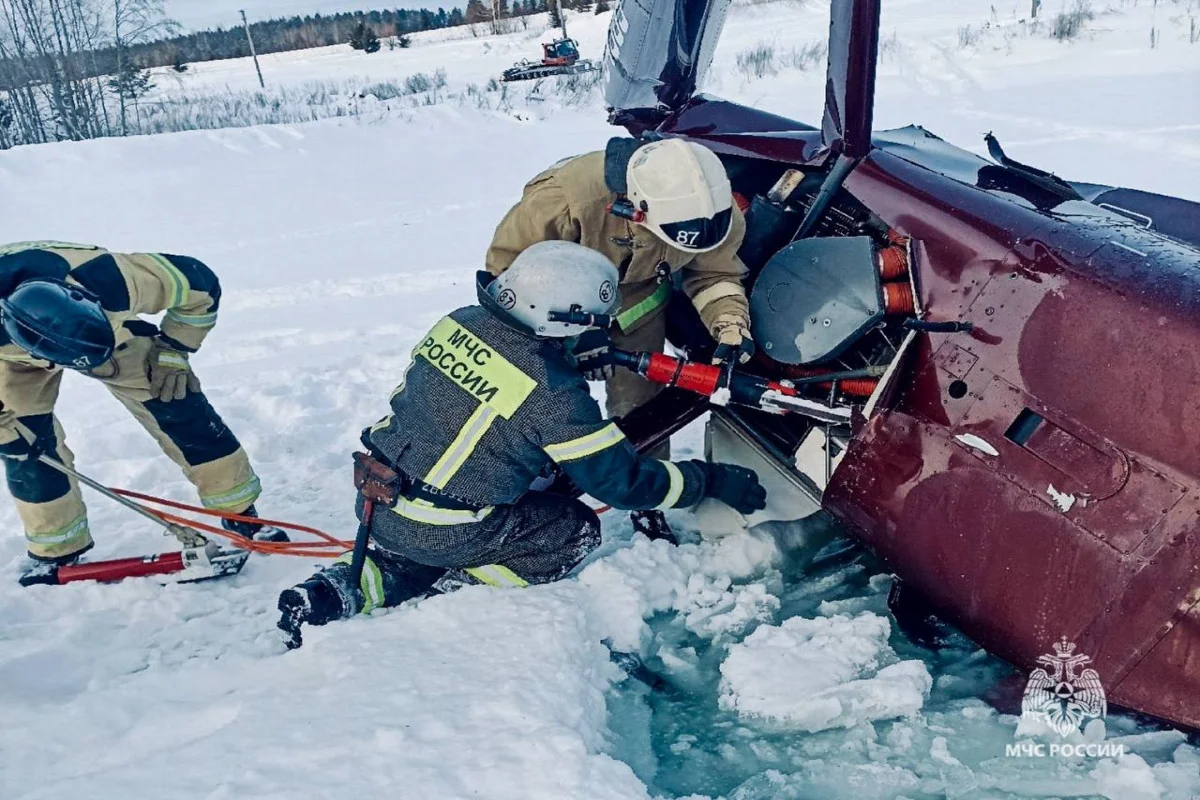 Rusiyada helikopter qəzaya uğrayıb, 2 nəfər ölüb