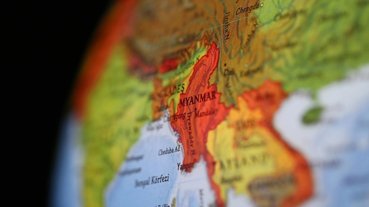 Silahlı qruplar Çinə gedən sərhəd qapısını ələ keçiriblər