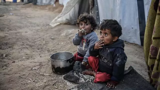 HƏMAS: 13 uşağın aclıqdan ölməsi bəşəriyyətin alnına çəkilən utanc ləkəsidir