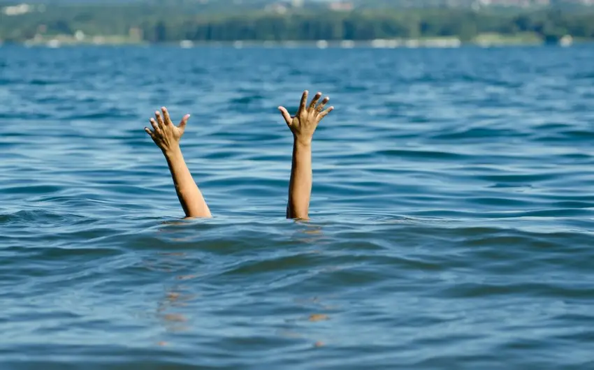 Novxanıda dənizdə batan iki nəfərin meyiti sudan çıxarılıb