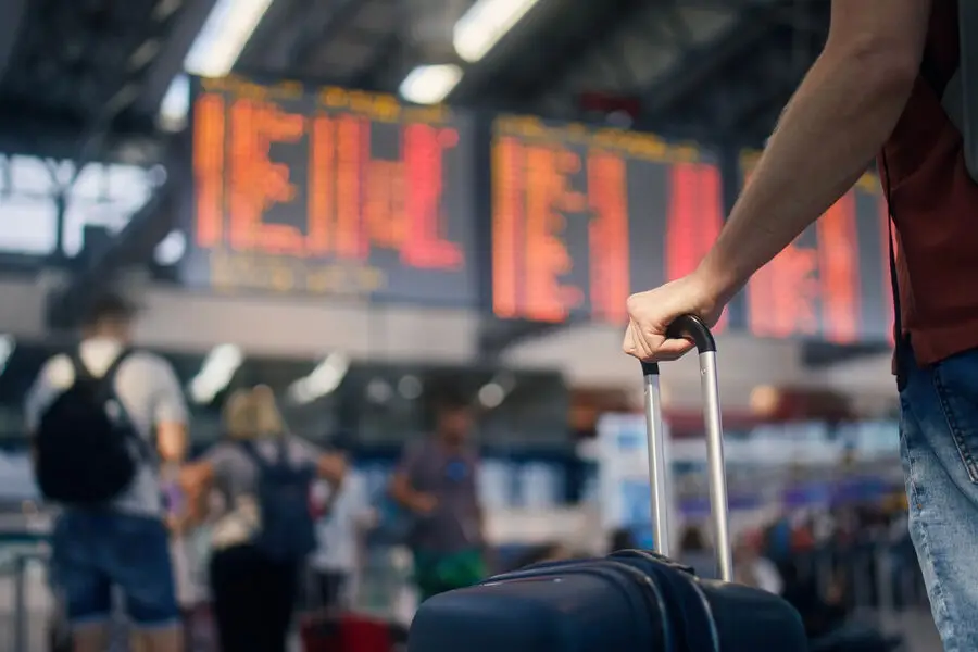 Orenburq hava limanı fəaliyyətini bərpa edir