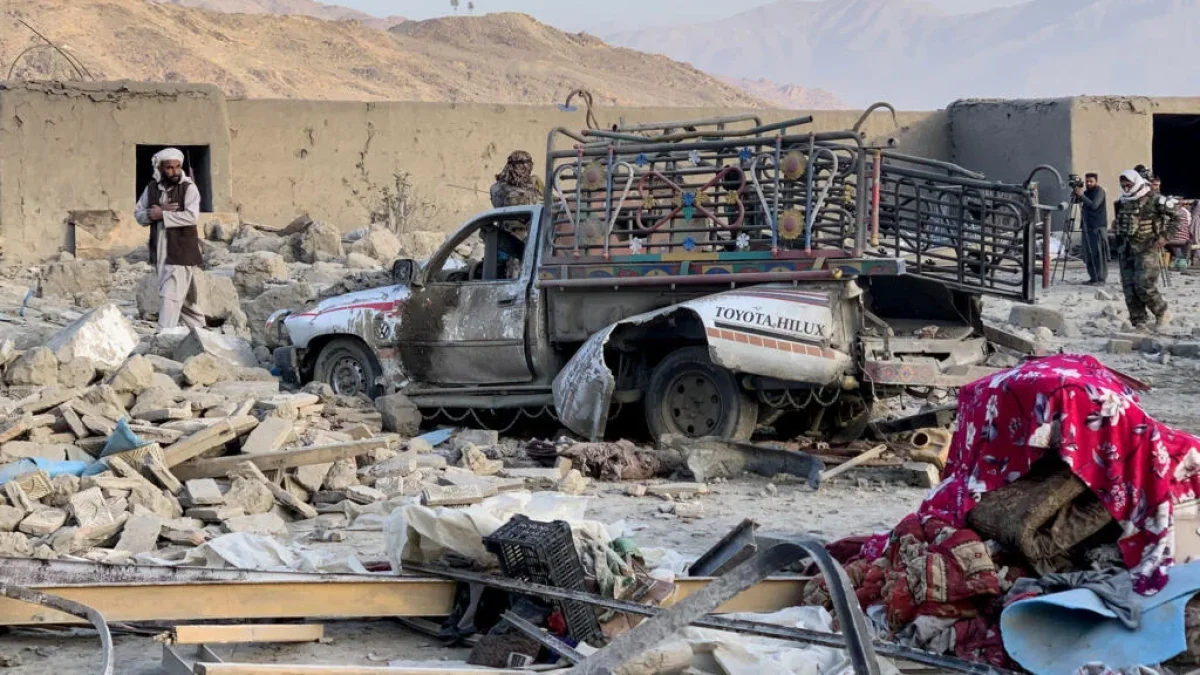 Pakistanın Əfqanıstana hava zərbələri: Mülki şəxslər öldü
