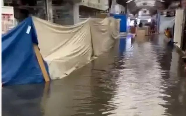 Azərbaycanda məşhur ticarət mərkəzini SU BASDI - VİDEO