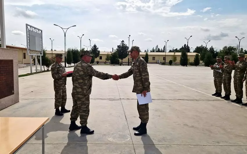 Bir qrup hərbi qulluqçu tərxis olunub