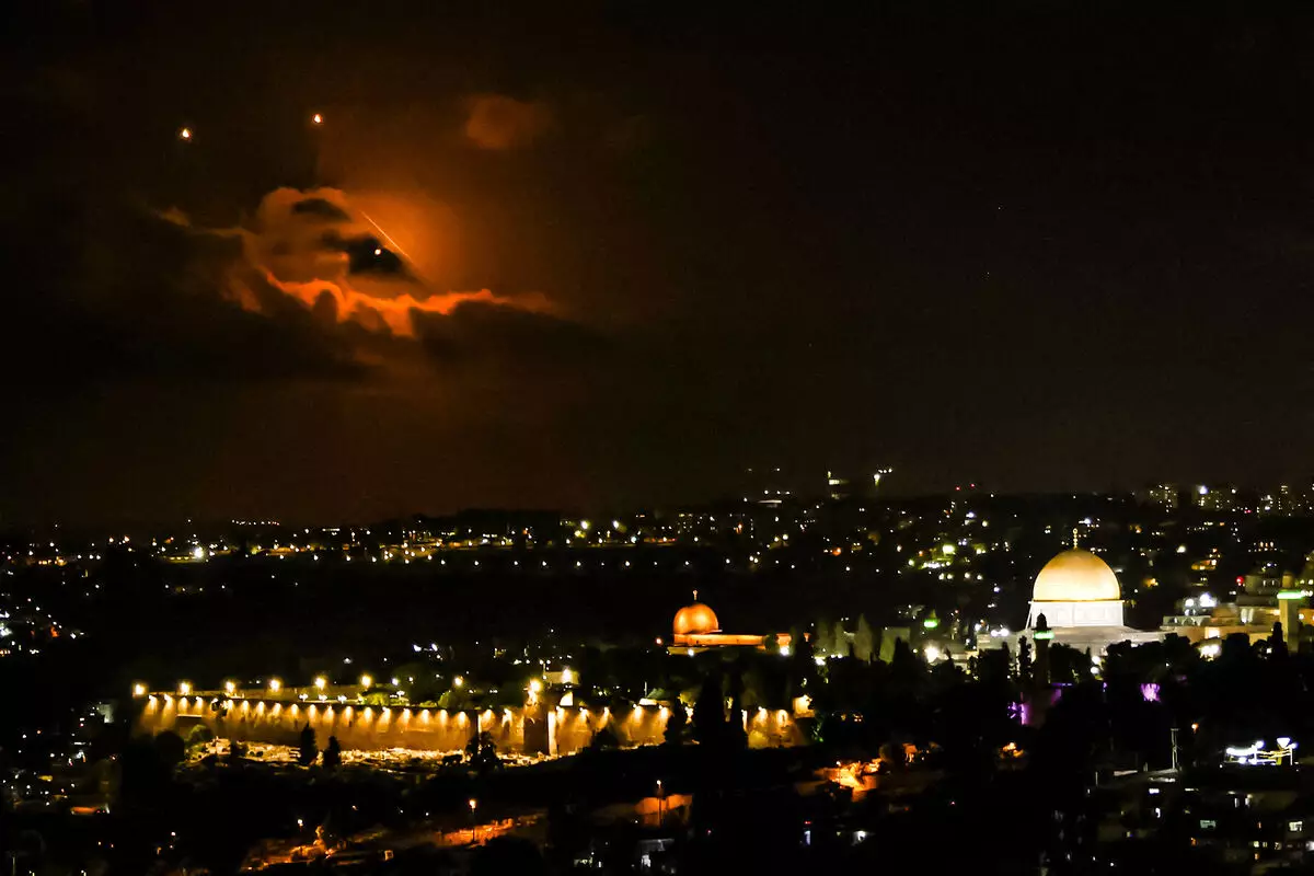 İran İsrailə sərt reaksiya verəcəyini bildirib