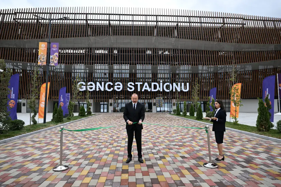 Prezident İlham Əliyev Gəncə şəhər stadionunun açılışında iştirak edib