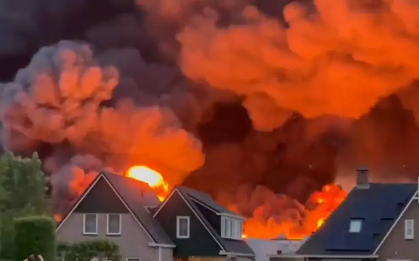 Niderlandda sənaye zonasında güclü yanğın baş verib