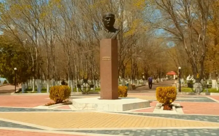 "Nəriman Nərimanovun abidəsi sökülməyib" - AÇIQLAMA